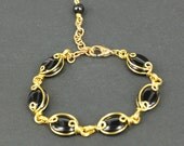 Black Onyx Gems Brass Wire Bracelet