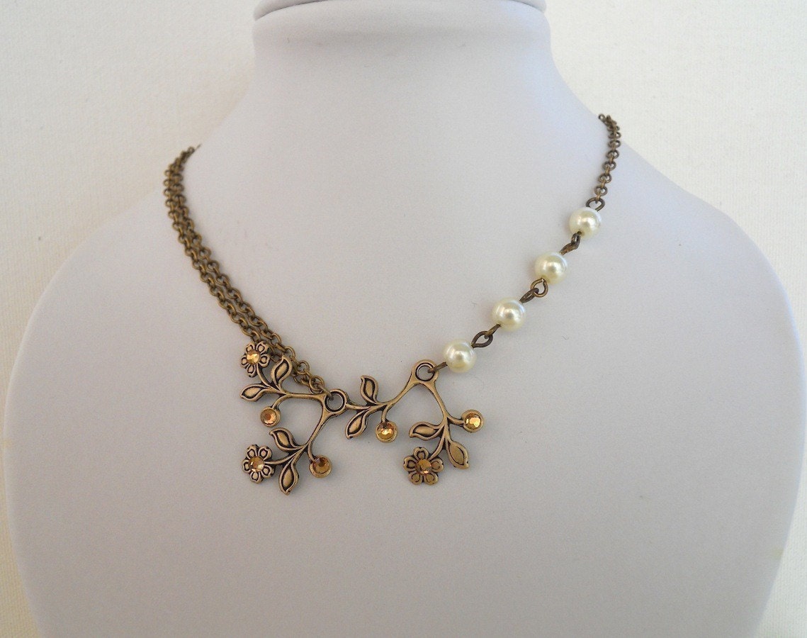 Flowers for you Statement Necklace, Choker Lariat, Wedding jewelry, Flower Pendant, gift