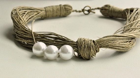 Pearl the younger sister Natural Linen Necklace with three pearls