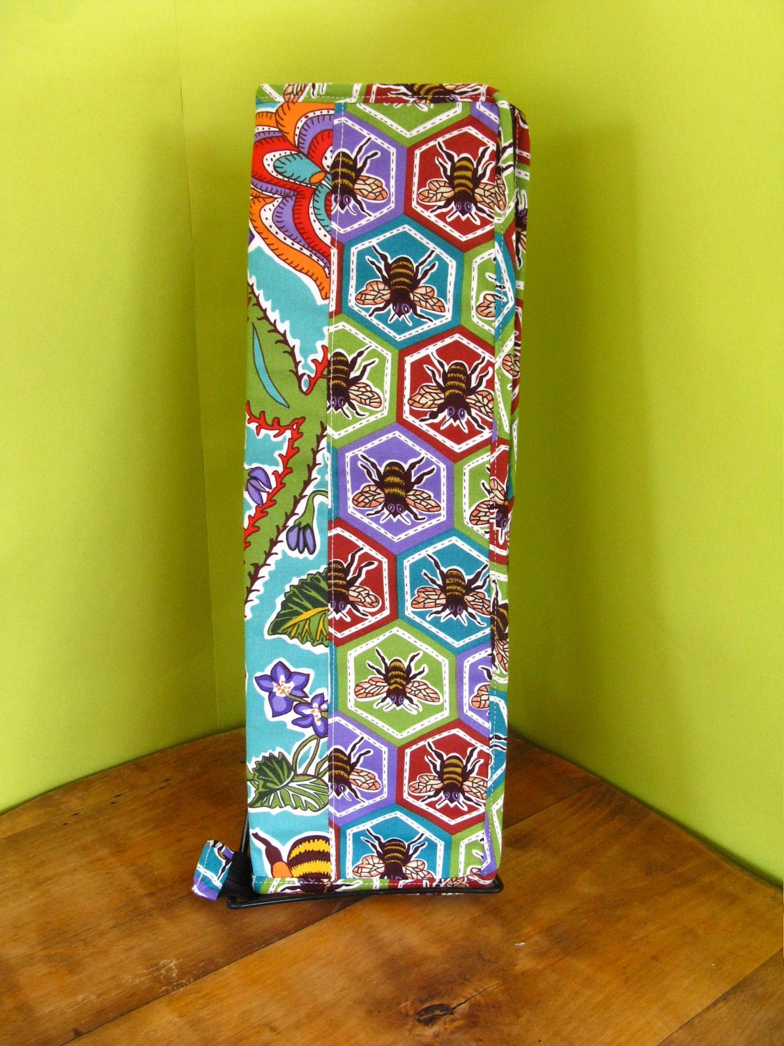 Long Needle Case- in Bees