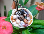 Seashell Christmas Ornament from Hawaii - Hawaiian shell home decor, Mele Kalikimaka