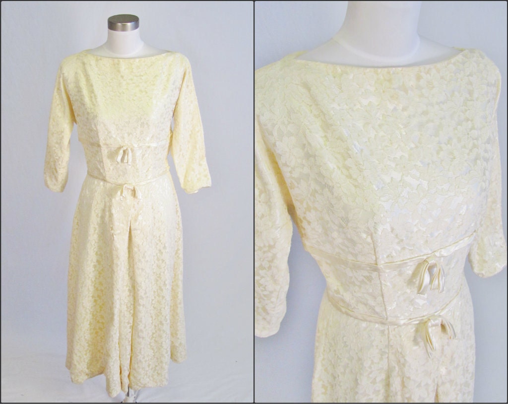 S A L E /// Vintage 1950's Lace Dress / M L