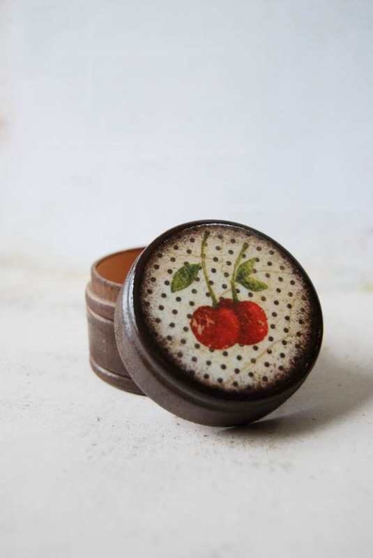 Sweet Cherries Powder Box