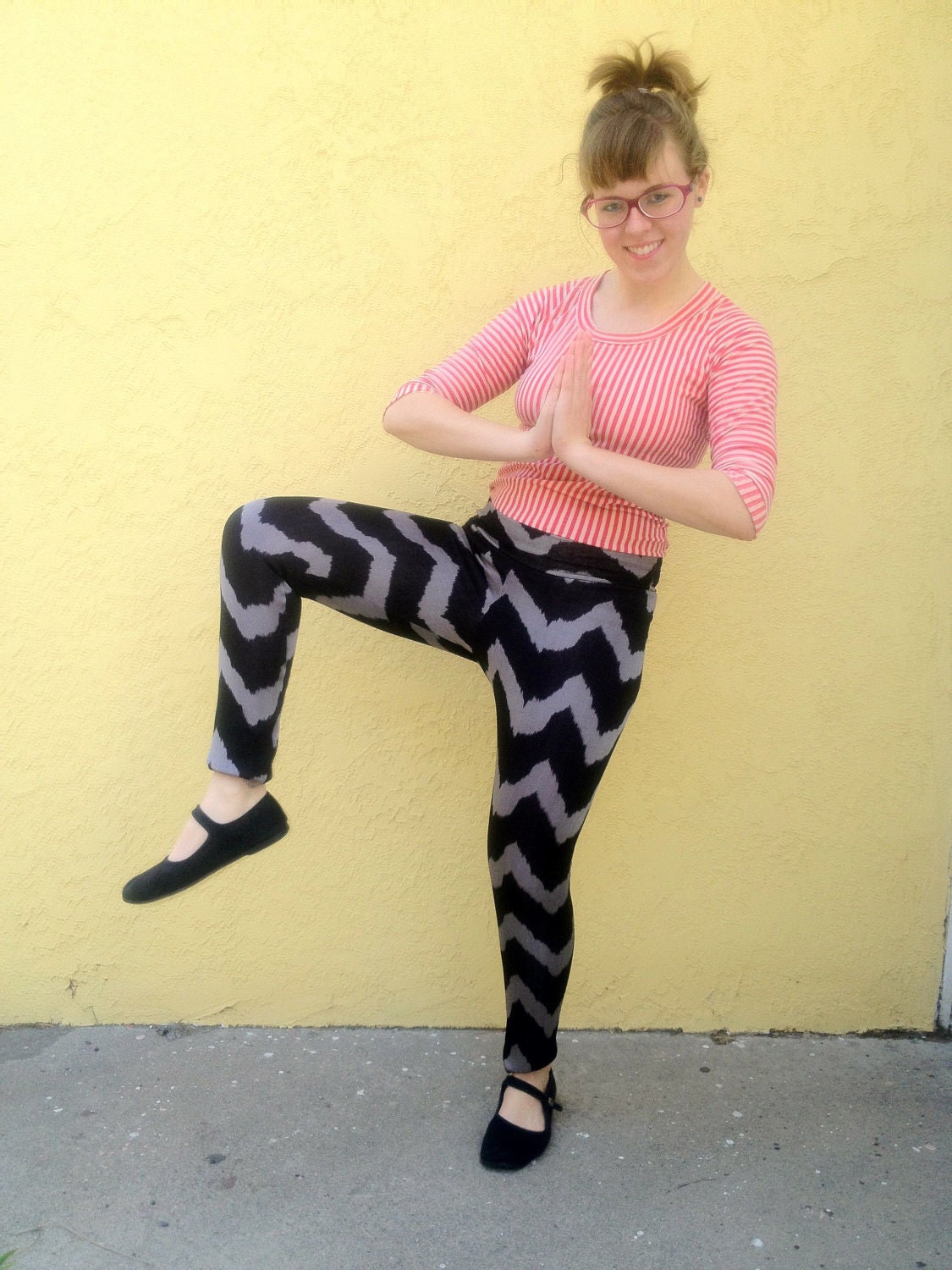 Zigzag chevron stripe leggings