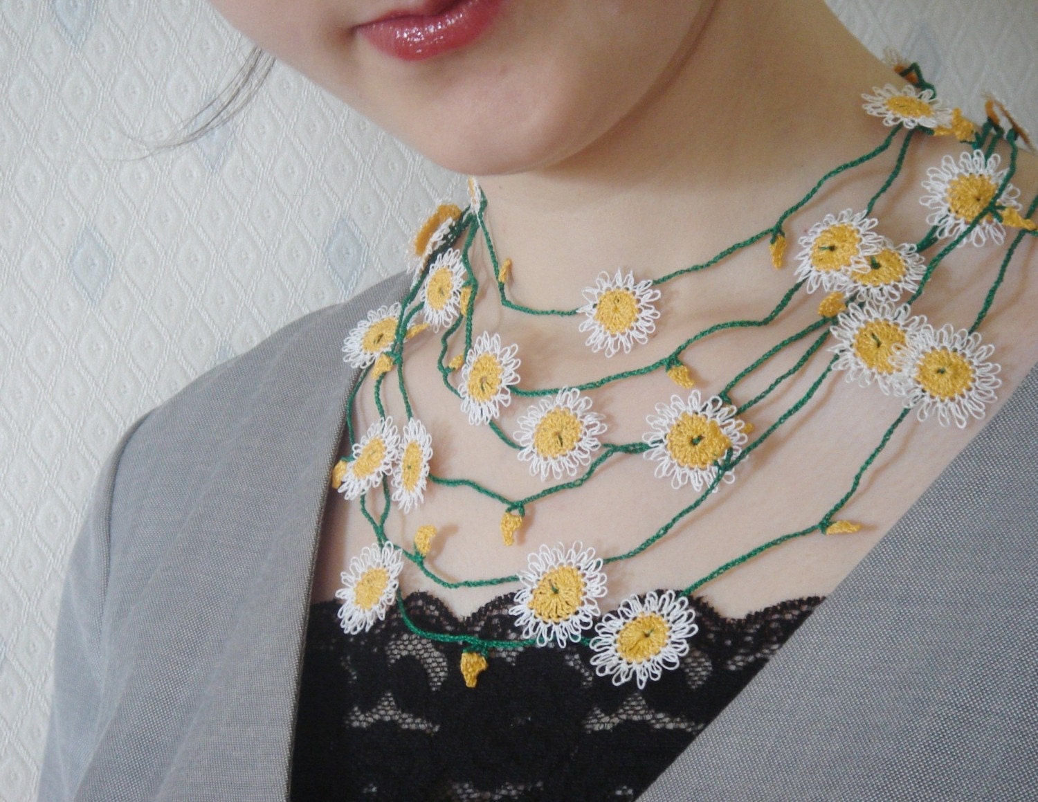 Flowered Necklace for Weddings, Brides and Bridesmaids Lace Daisy