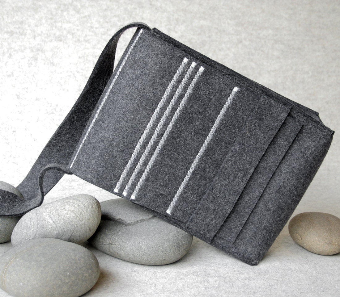 Unisex Shoulder Bag in Charcoal Merino Wool Felt
