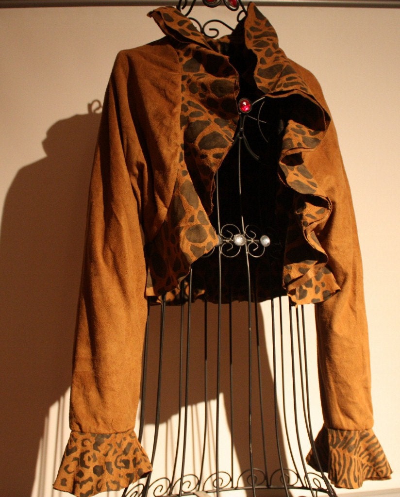 showdiva designs Ruffled Edge n HaNd PaInTeD Animal Print Cropped Jacket Faux Fur n Suede Reversable