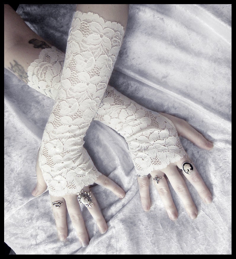 Fionn Lace Arm Warmers - Pale Ivory Floral - Gothic Victorian Belly Dance Fetish Fishnet Bridal Lolita Goth Off White Woodland Mori Girl