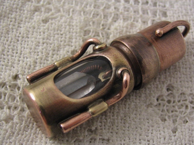 Steampunk USB flash drive with glowing interior and curved glass window. 16 GIG. Copper, brass and glass. Waterproof.