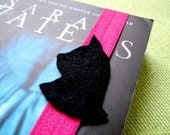 Cat Head Silhouette Elastic Bookmark in Hot Pink - BlueEyedNightOwl Cat Head Silhouette Elastic Bookmark in Hot Pink - BlueEyedNightOwl