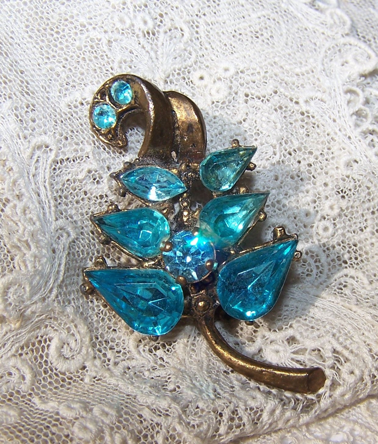 Vintage Turquoise And Aqua Rhinestone Leaf Pin