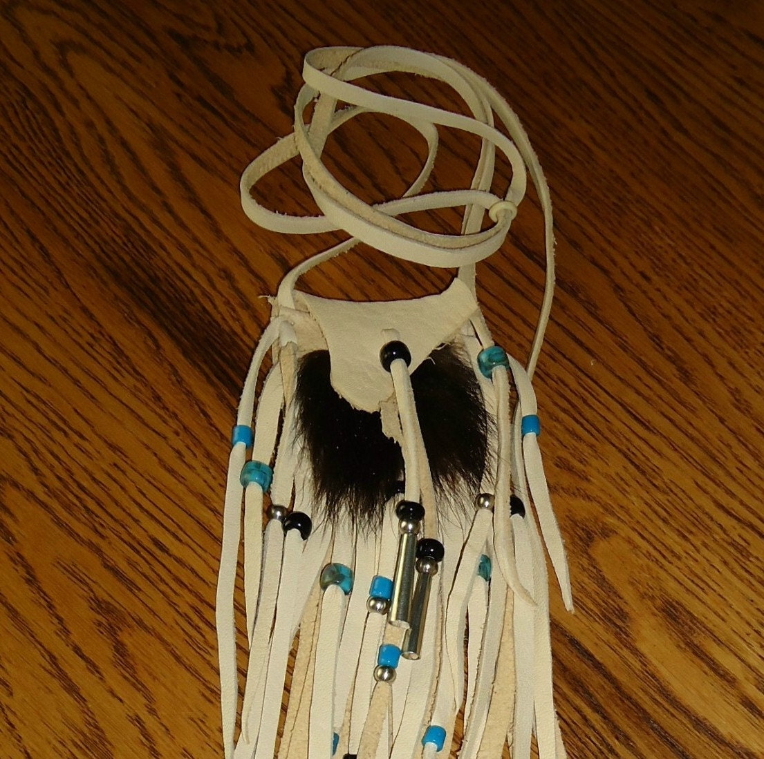 Cream leather and skunk fur neck pouch medicine bag totem rendezvous pow wow mountain man