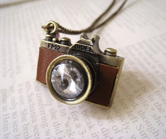 Vintage Style Brown Leather Camera Necklace
