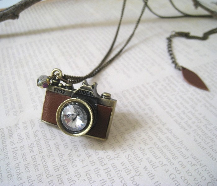 Vintage Style Brown Leather Camera Necklace