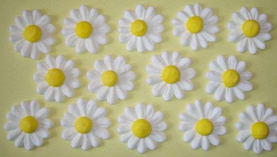 LOT of 100 Royal Icing daisies for Cake Decorating Il_570xn