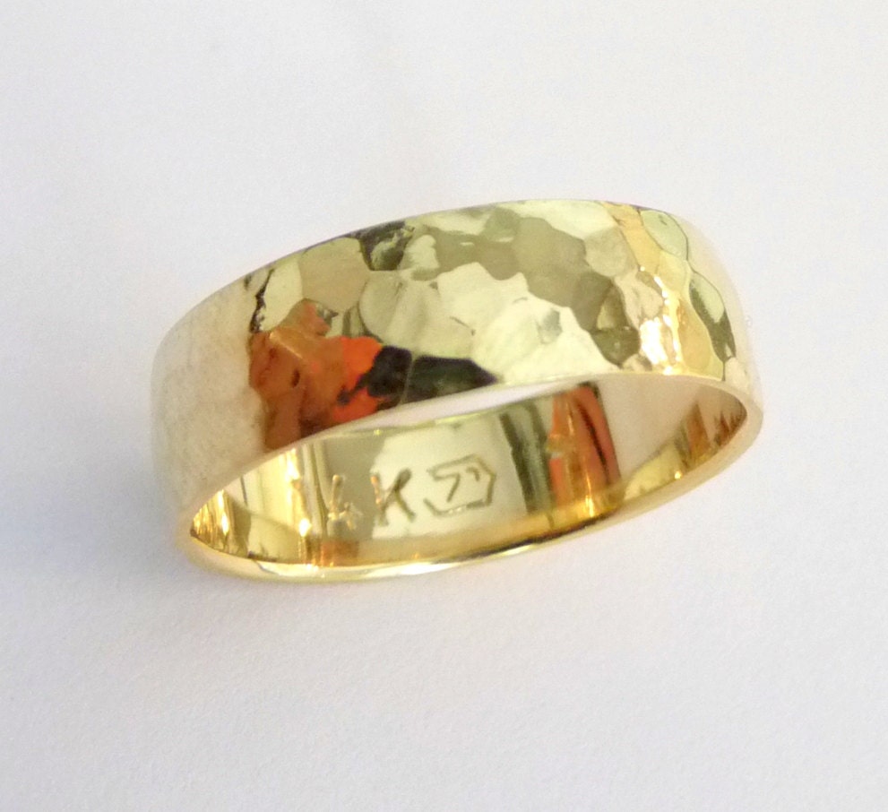 Gold mens wedding band hammered womens wedding ring 6mm polished shiny