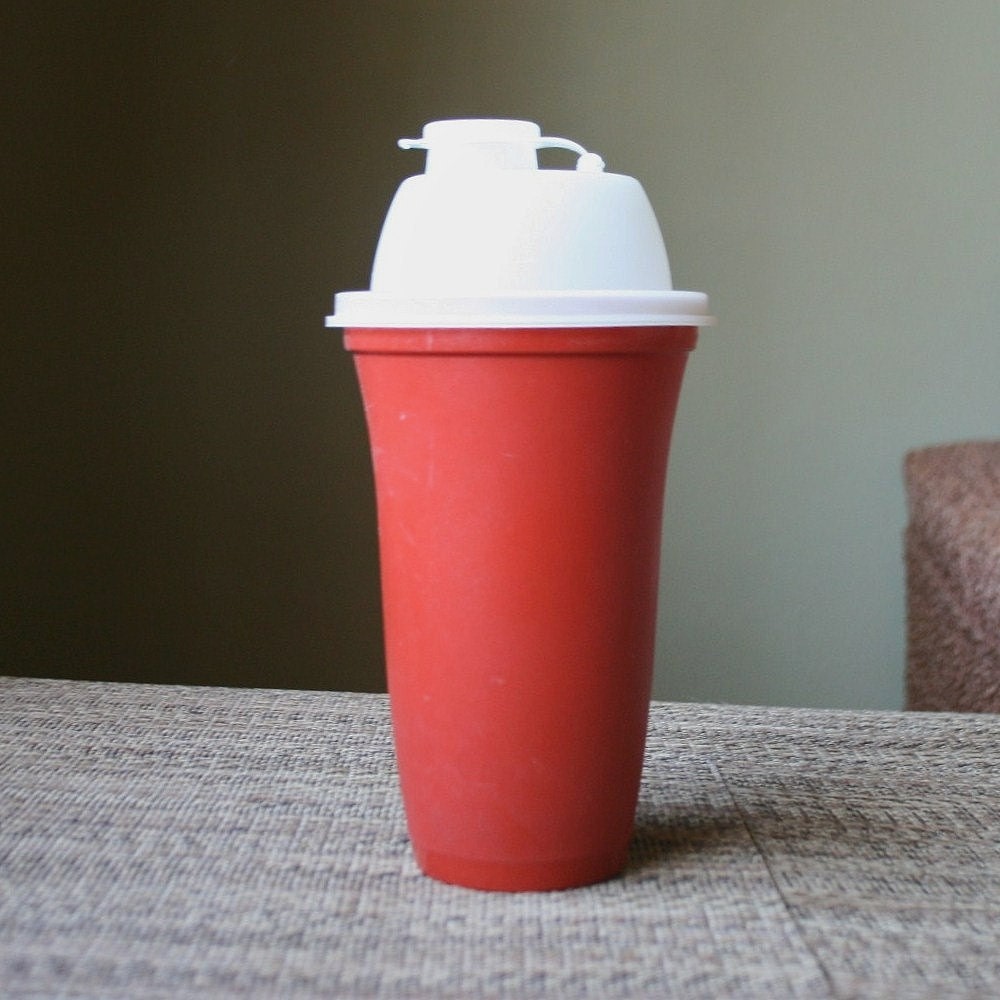 Vintage Tupperware Cup with Lid - Liquid Storage