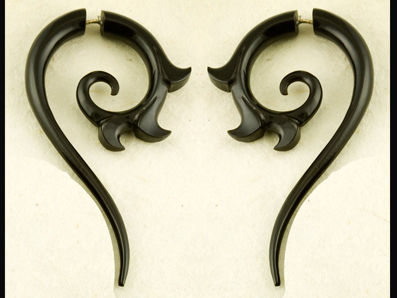 Girl with the Dragon Tattoo - Salander Spirals Long - Black Horn Fake Gauges