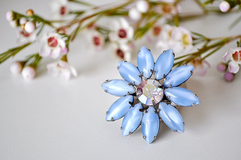 Vintage Blue Moonstone Daisy Brooch