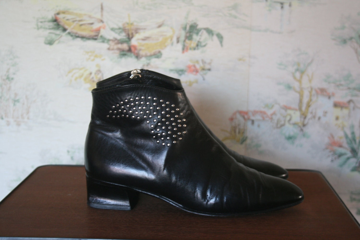 sale // vintage 1980s Italian leather studded Chelsea boots - EU 37.5
