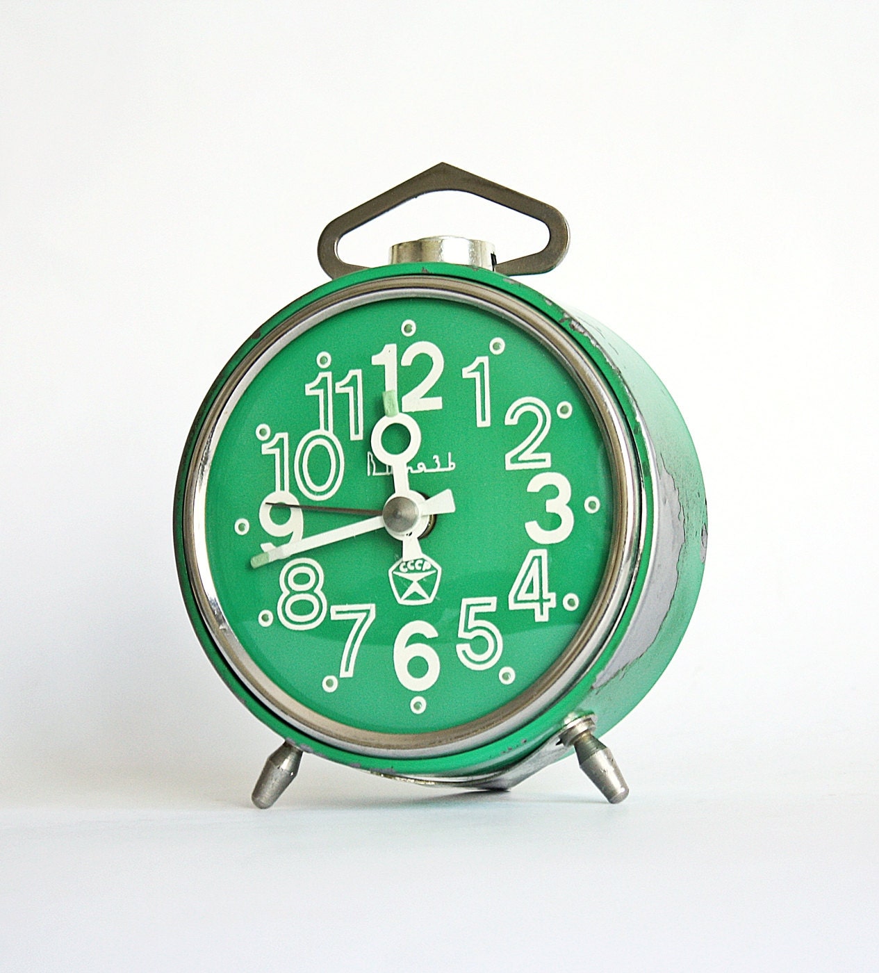 Vintage mechanical alarm clock Vitjaz from Russia Soviet Union green alarm clock
