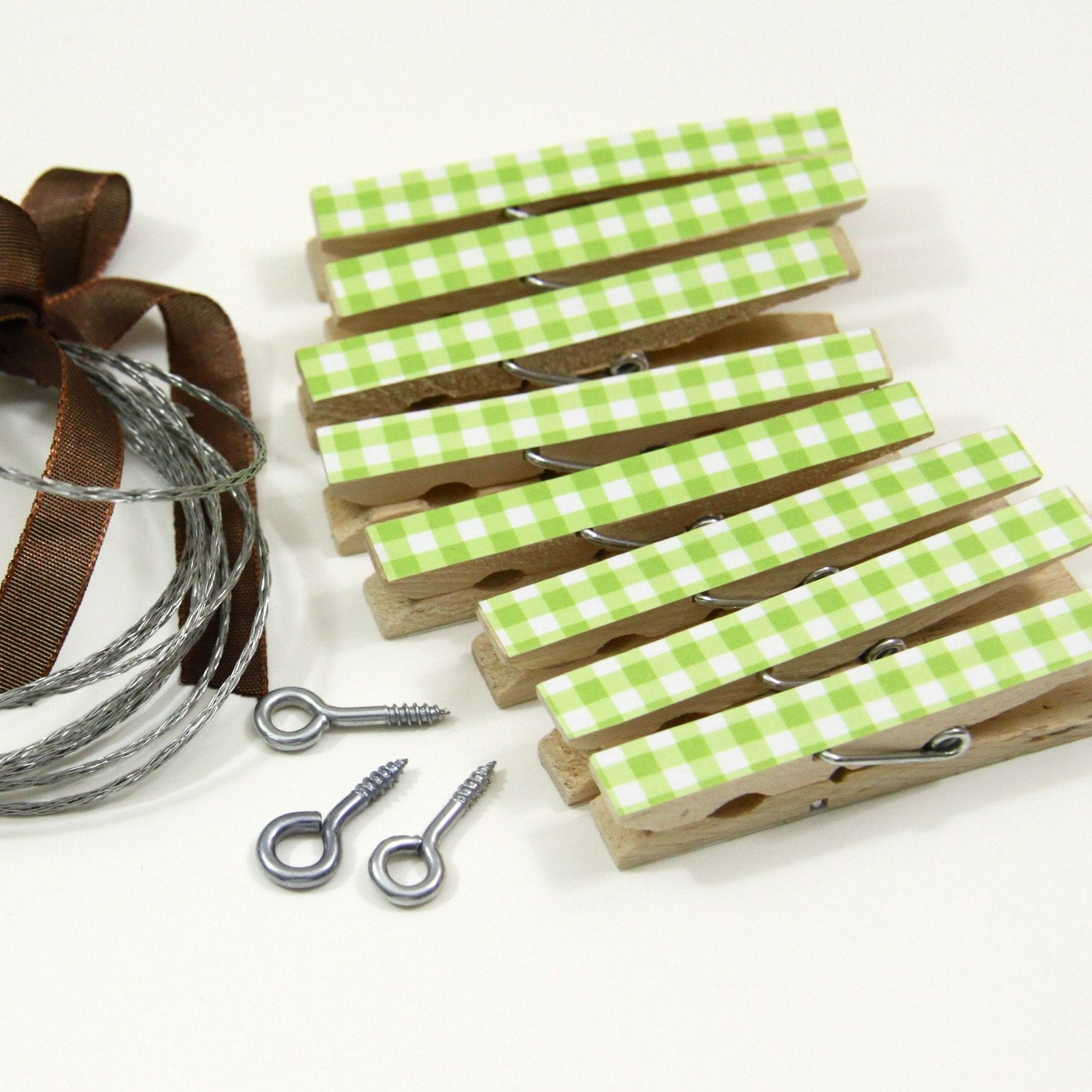 Clothesline Kit. Green Gingham Clothespins and Hanging Wire