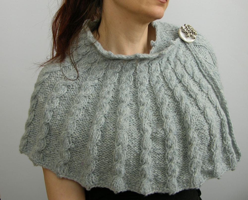 capelet - wrap - shrug - cape - cable knitted - asymmetrical - in supersoft light grey
