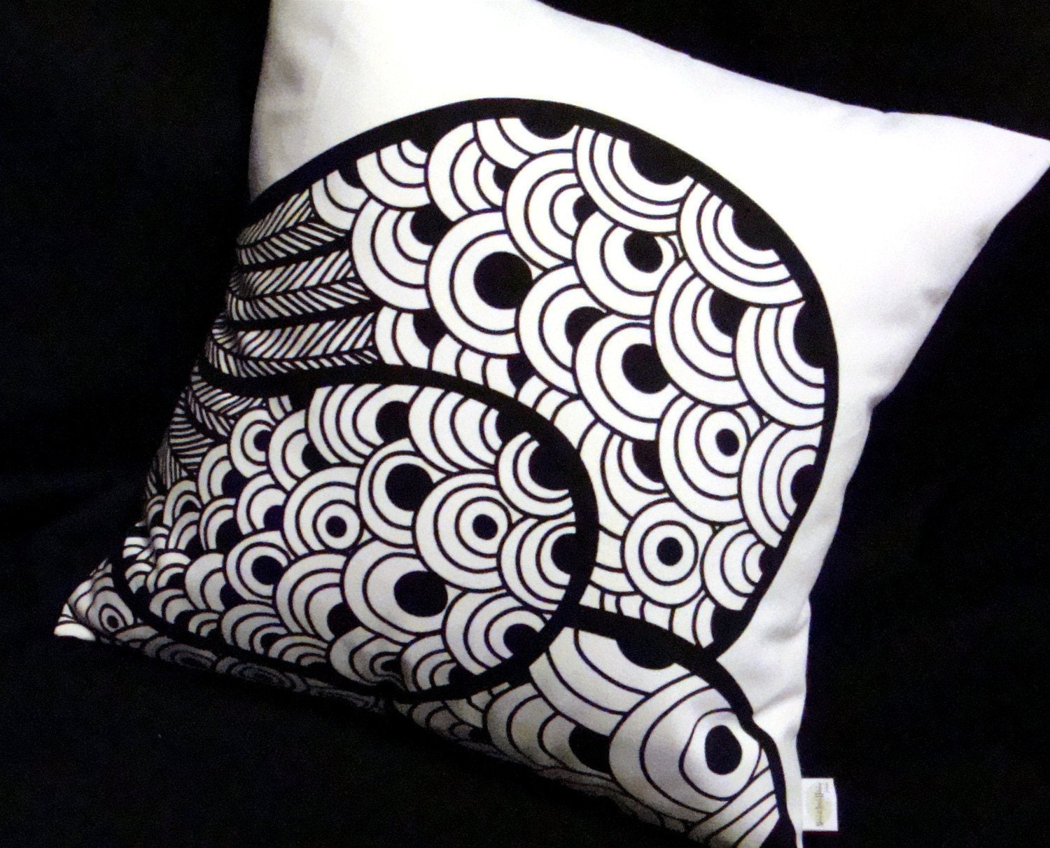 Retro Modern Pillow Cover -- MoD PeaCoCK FEaTHeRS - Black on White -- for 18" x 18" pillow insert -- Home Decorator Fabric