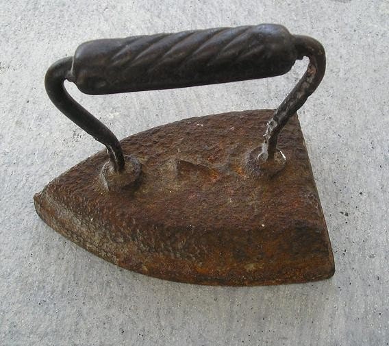 ANTIQUE CAST IRON / CLOTHES IRON NUMBER 7 by zbyszek57 on Etsy