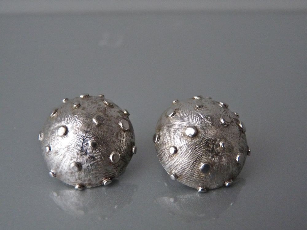 Vintage silver tone Trifari clip earrings