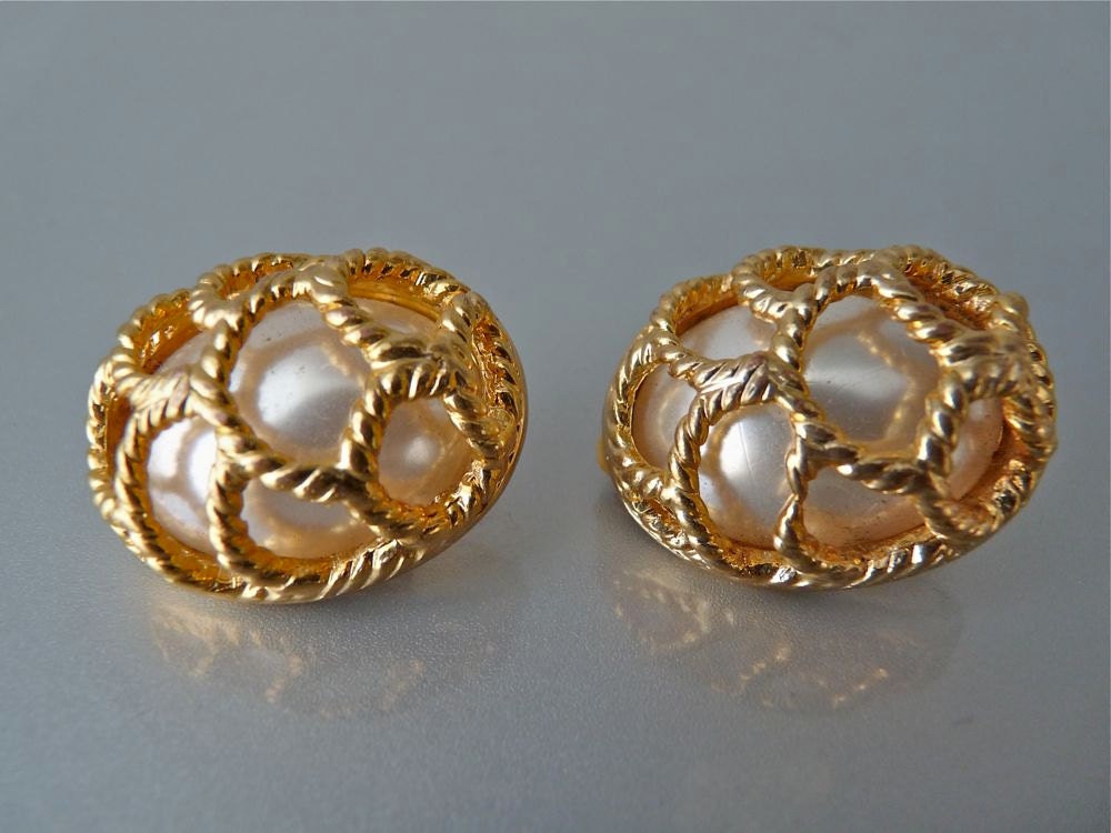 Vintage faux pearl and goldtone clip earrings