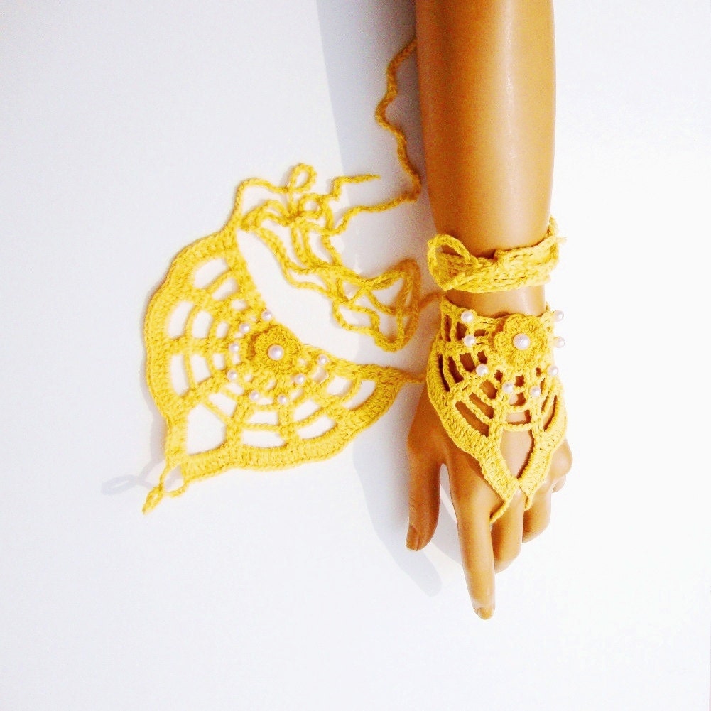 Hand Crochet Yellow Coton Lace Gloves EcoFriendly by Pasin
