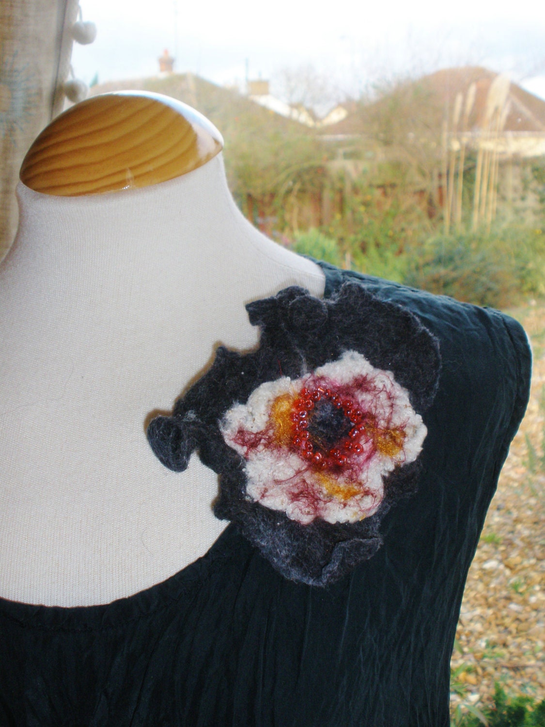 Gift for her - Lagenlook felted wool flower pin brooch charcoal grey red cream - Quirky corsage