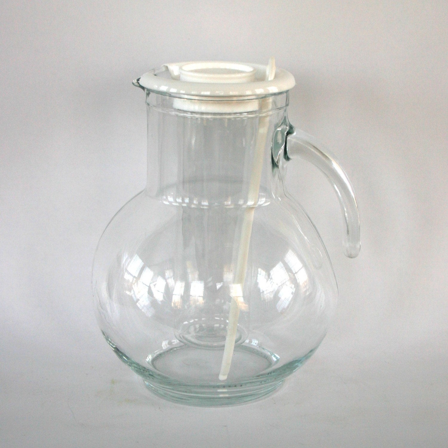Vintage Clear Glass Pitcher. Iced Sun Tea. Ice by RhapsodyAttic
