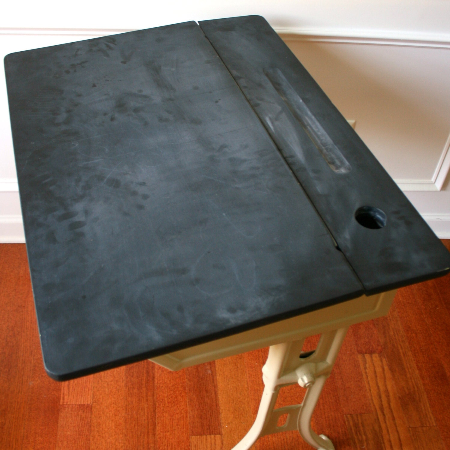 School Desk with Chalkboard Top. Shabby Chic Khaki Paint. Industrial Home Decor. Childrens Schoolhouse Play. Elementary. Vestiesteam.