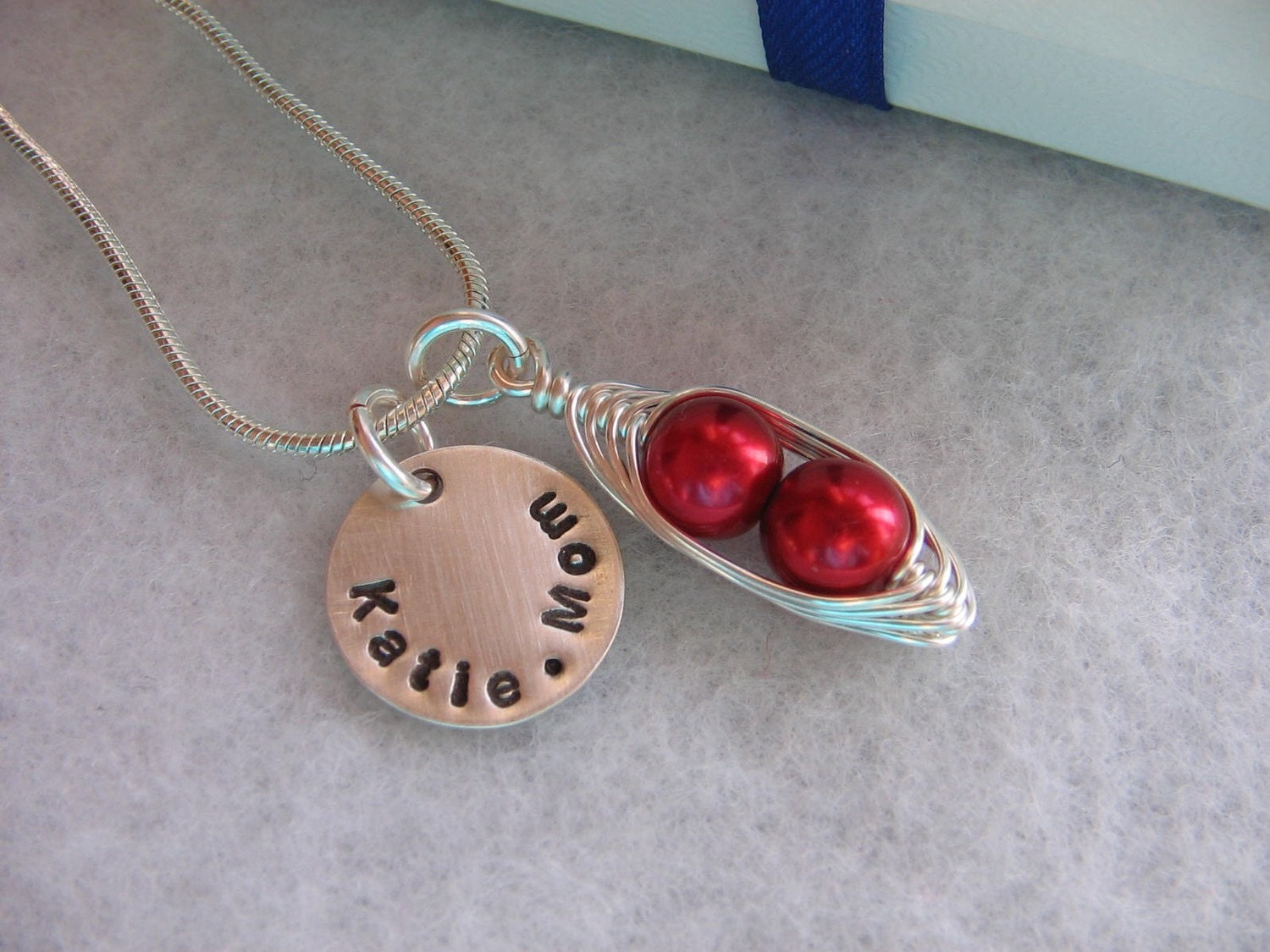 Pea Pod with Personalized Disc - 2, 3, 4, 5 Peas and 24 color options