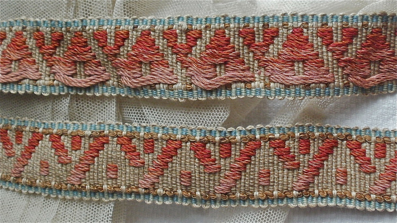 Braiding superbly sturdy Antique haberdashery tape 49" long Pre Raphaelite
