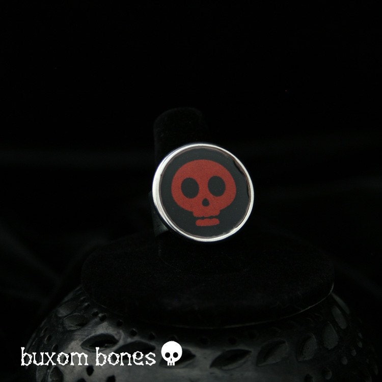 Gothic Skull Ring - Look into My Eyes - Black and Rich Red