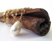 Gold  necklace - white Pearl , teardrop freshwater Pearl, 14K gold filled
