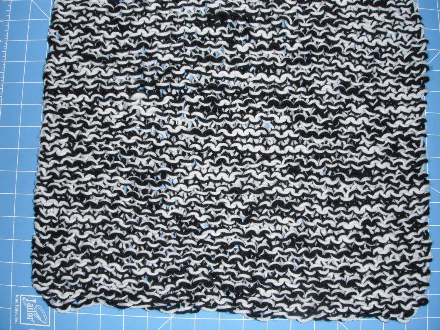 Knitted Cat Mat