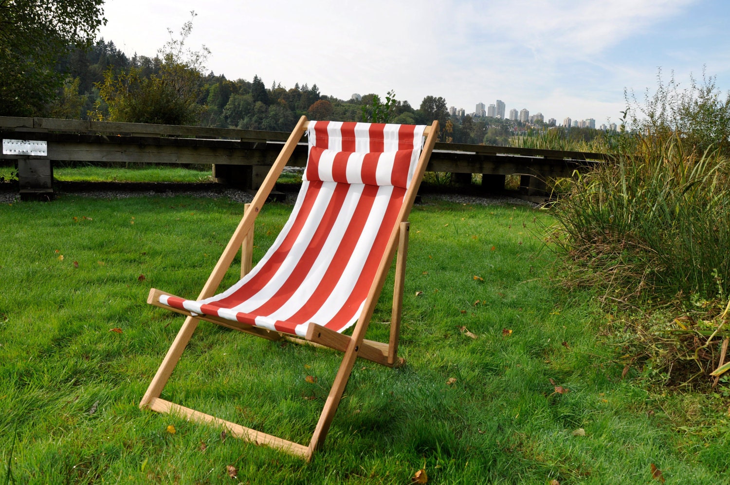 SALE Traditional Striped outdoor deck chair with matching pillow in Red and White