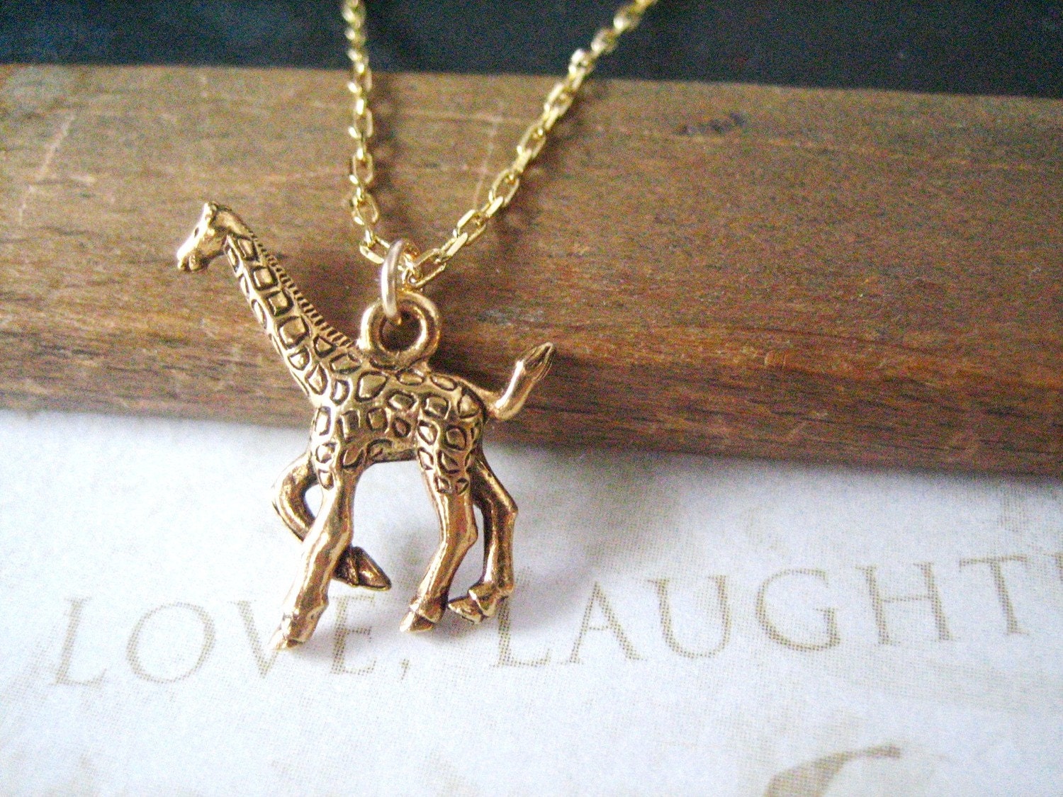 LEGGS giraffe charm necklace (gold)