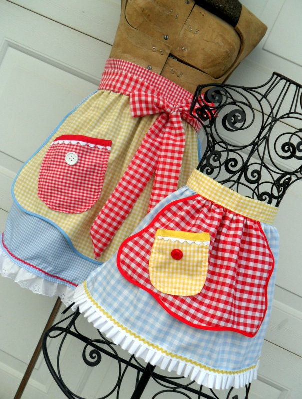 Mothers Day Matching Apron Set Mother Daughter Half Aprons in Gingham