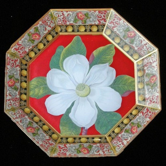 White Flower Plate