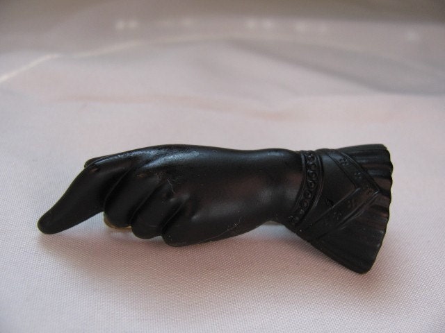 Victorian Hand Brooch - Black repro