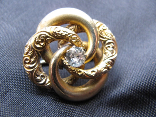 Victorian Brooch Gold Love Knot