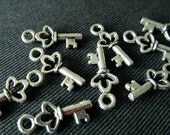 Destash (10) Trefoil Skeleton Keys