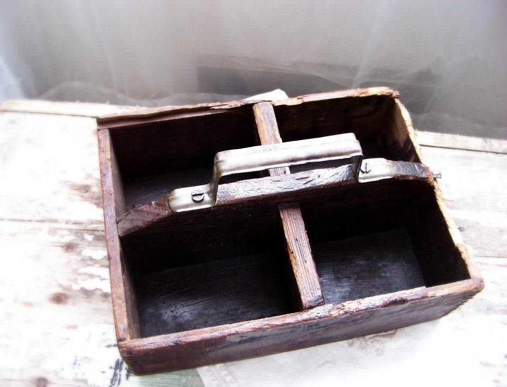 ANTIQUE Old FarmHouse Tote Carrier Wood/Wooden- Quirky Extreme PRIMITIVE - Great Old Barn Find