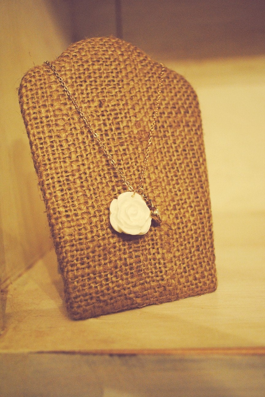 Small Burlap Necklace Display