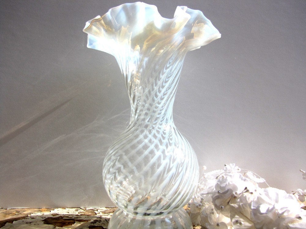 Fenton Vase Vintage from AllieEtCie
